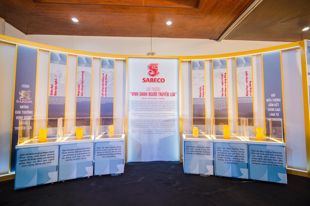 khu-vuc-gioi-thieu-ve-6-linh-vuc-cua-giai-thuong-vinh-danh-nguoi-truyen-lua-trong-chuoi-hoat-dong-cua-chien-dich-1764575646.jpg