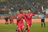 Ngược dòng nghẹt thở, CAHN hạ Ninh Bình 3-2 giành ngôi đầu V.League