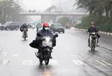 Dự báo thời tiết 22/3: Không khí lạnh dồn dập tràn xuống, Bắc Bộ sương mù dày đặc kèm mưa rào