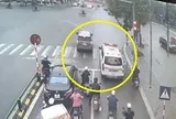 Nhận thông báo phạt nguội sau khi vượt đèn đỏ nhường đường xe cấp cứu, Cục CSGT hướng dẫn cách xử lý