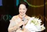 Nữ NSND có hôn nhân viên mãn hơn 30 năm, nhưng chưa một lần mặc váy cưới