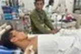 Cha già bật khóc xin cứu con trai gặp nạn: “Hai đứa nhỏ còn cần có bố…”