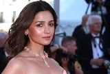 Số phận váy khỏa thân bị cấm ở Cannes