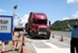 Phát hiện xe tải lạ, công an Việt Nam lập tức theo dõi giám sát, kiểm tra