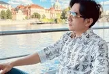 Nam ca sĩ đình đám một thời đi bán cà phê tại đường Đinh Tiên Hoàng, TP.HCM: Khách đến mua không có chỗ đứng