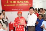 TPHCM tặng căn hộ cho nhà nghiên cứu Nguyễn Đình Tư