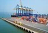 Việt Nam vừa đón một con tàu siêu trọng dài 399m, lớn nhất thế giới