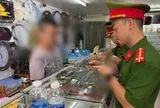 8 tổ công tác đồng loạt kiểm tra hàng loạt cửa hàng bán đồng hồ