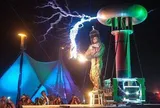 Người đàn ông để dòng điện cao thế chạy khắp người vẫn sống khỏe, bí ẩn phía sau gây kinh ngạc