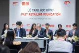 Quỹ Fast Retailing trao tặng 6 suất học bổng bậc cử nhân cho du học sinh Việt Nam