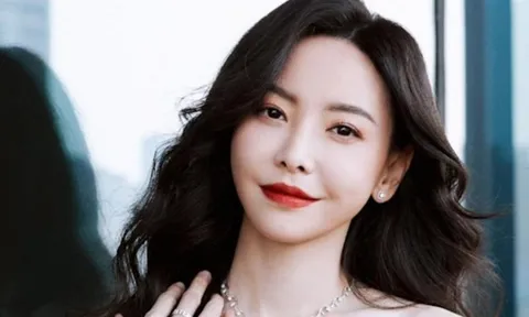 Nữ ca sĩ nổi tiếng ngất xỉu trên sân khấu, cấp cứu trong hôn mê khiến khán giả lo lắng