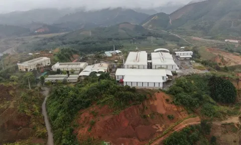 Chiêu lạ của Lưu Đức Hoa: Biến 2.160 tấn quặng thô thành 'cơm mẹ nấu' xuất sang Trung Quốc