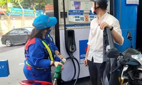 Giá xăng dầu đồng loạt tăng, RON 95 lên gần 19.000 đồng/lít