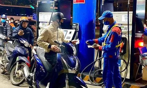 Hơn 20 thương nhân phân phối xăng dầu rút khỏi thị trường: Bộ Công Thương nói gì?