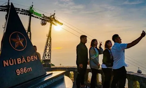 Núi Bà Đen đón lượng khách "khủng" trong 6 ngày Tết