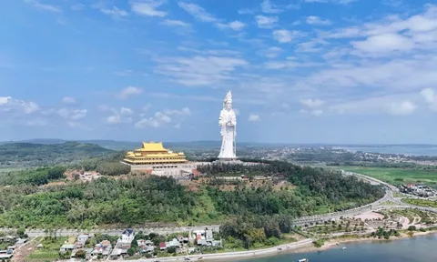 Chiêm bái tượng Phật Quan Âm cao nhất Đông Nam Á ở Quảng Ngãi