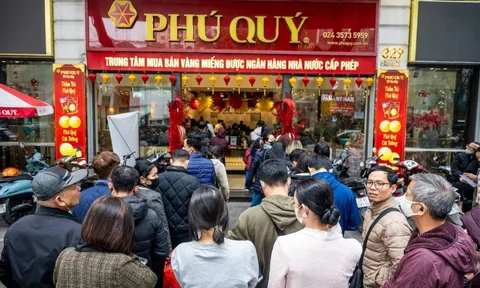 Người mua vàng, bạc ngày Thần tài chú ý: Phú Quý phát thông báo 'sẵn hàng' cho ngày mai