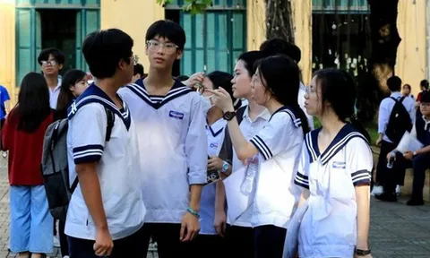 Bỏ 12 khu vực tuyển sinh lớp 10 ở Hà Nội, phụ huynh “nín thở” chờ phương án mới