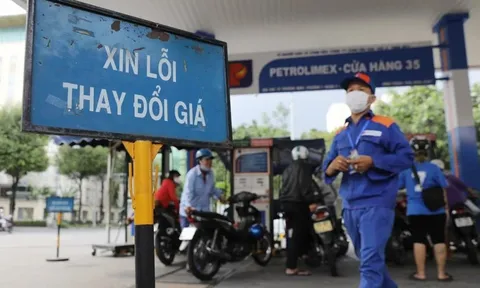 Xăng tăng giá sốc gần 8.000 đồng/lít: Chi phí đi lại mỗi tháng tăng bao nhiêu cho xe máy và ô tô?