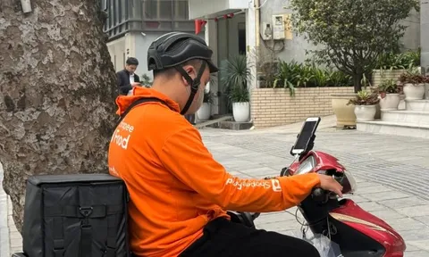 Dịch vụ giao hàng đồng loạt tăng giá, áp dụng 'phụ phí xăng dầu'