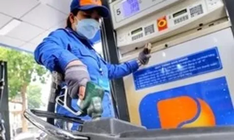 Tiếp tục chi Quỹ bình ổn, giá xăng dầu giữ nguyên