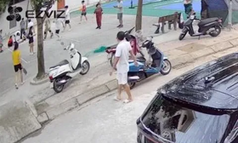 Khoảnh khắc sinh tử: Bác sĩ bế con đi dạo, kịp thời cứu người đàn ông đột quỵ