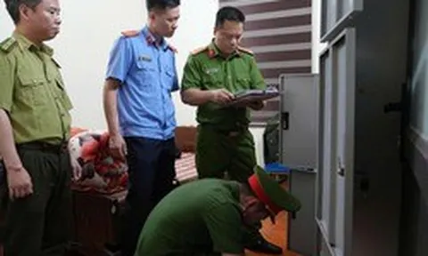 Cận cảnh khám xét, bắt giữ nhiều cán bộ liên quan đến nhóm “xã hội đen” núp bóng doanh nghiệp