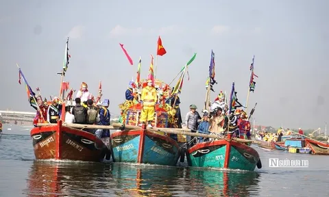 Lướt sóng trải nghiệm lễ hội Cầu Ngư hơn 200 năm tuổi trên đầm Thị Nại