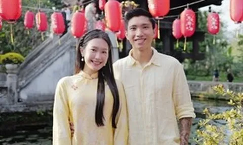 Chuyện gì xảy ra khi "sóng gió" bủa vây cặp đôi hot nhất, nhì làng bóng đá?