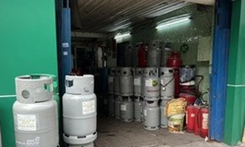 Giá gas giảm 20.000 - 30.000 đồng/bình 12kg từ hôm nay