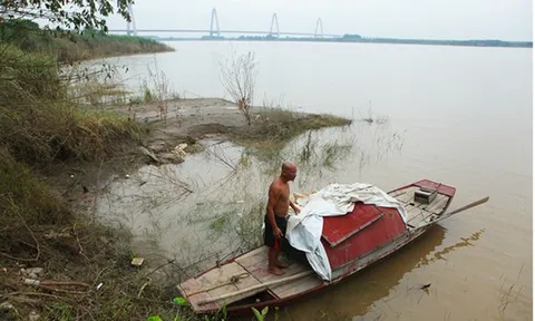 "Dị nhân" mang linh cảm lạ, vớt hàng trăm thi thể trôi sông và nỗi ám ảnh không lời