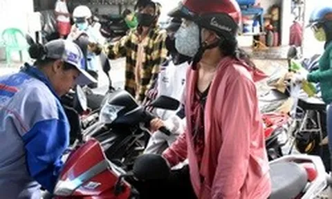 Giá dầu diesel giảm thêm gần 2.000 đồng/lít