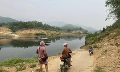 8 năm không có cầu và sự nhọc nhằn của nghìn nhân khẩu bên dòng sông Mã.