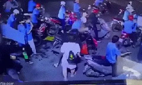 Nam công nhân bị đánh hội đồng trước công ty: Camera an ninh hé lộ điều gì?