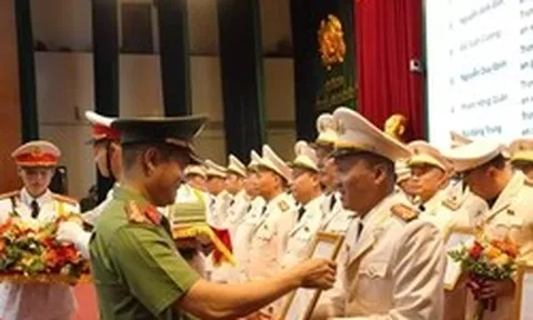146 cán bộ Công an Hà Nội được thăng cấp bậc hàm thượng tá