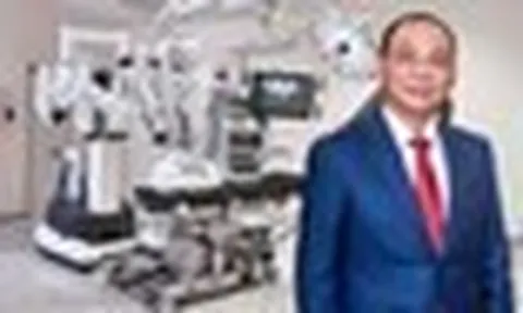 Trước khi thành lập VinSurgical, bệnh viện của tỷ phú Phạm Nhật Vượng đã nhập từ Mỹ những siêu robot phẫu thuật nào? Có loại lần đầu xuất hiện tại Việt Nam