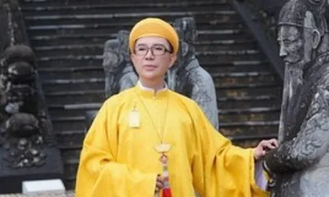 Hôn nhân gần 30 năm của ca sĩ Long Nhật với hoa khôi Hải Phòng: "Vợ con yêu tôi bất chấp thị phi"