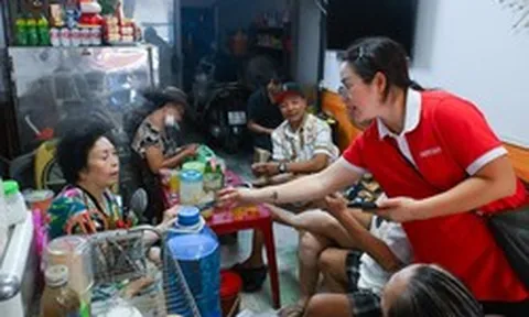 Hành trình vượt nắng, thắng mưa, gõ cửa từng nhà xác thực thuê bao di động