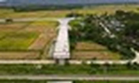 Vì sao cầu vượt đường sắt Bắc - Nam thuộc dự án 442 tỉ đồng ở Thanh Hóa dừng thi công?