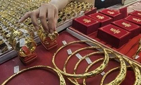 "Cởi trói" vàng trang sức