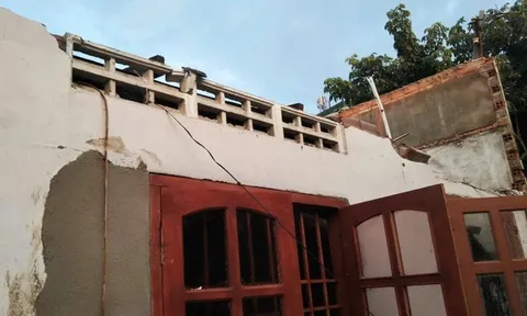 Lâm Đồng: Lốc xoáy làm nhiều nhà dân tốc mái