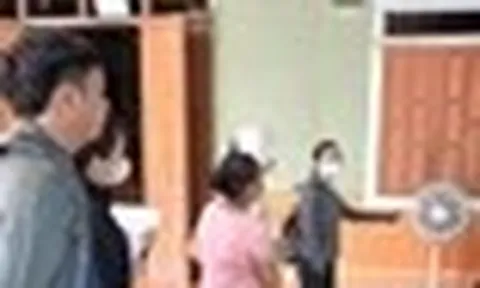 Chó nuôi phát bệnh dại, cắn 5 người hàng xóm rồi lăn ra chết