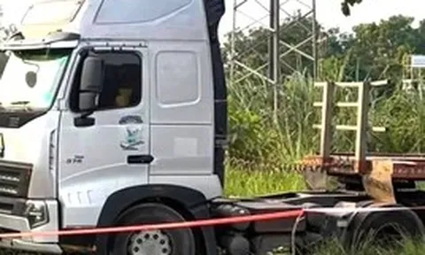 Thái Nguyên: Công an điều tra vụ tài xế tử vong nghi tụt xuống hố ga