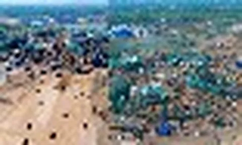 Toàn cảnh sân vận động Hùng Vương 135.000 chỗ từ trên cao: Hàng nghìn kỹ sư, công nhân thi công xuyên ngày đêm, diện mạo siêu công trình dần thành hình