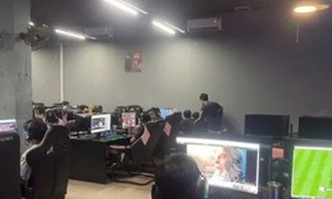 Cảnh sát ra quân kiểm tra các quán kinh doanh dịch vụ internet