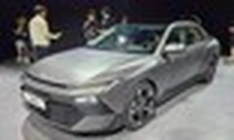 Tin xe 27/6: Hyundai Elantra thế hệ mới lột xác, Vietnam Airlines tăng đội bay