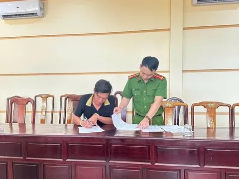 Ra quyết định bắt tạm giam nhân viên giao hàng Cao Tấn Phát