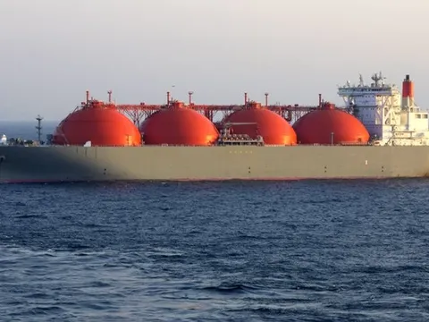 Tránh vỏ dưa gặp vỏ dừa: Vừa xa khí đốt Nga, châu Âu lại phụ thuộc 60% vào quốc gia khác, 'chốt đơn' hơn 5 triệu tấn LNG chỉ trong 1 tháng