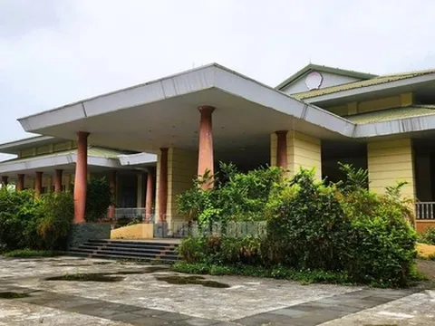 Xin thay đổi công năng trung tâm hội nghị 160 tỉ đồng bỏ hoang ở Thanh Hóa