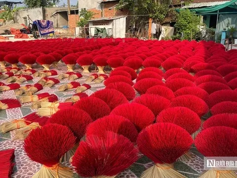 Làng nhang lớn nhất Nam Bộ chật vật "giữ lửa" trong cơn bão nhang công nghiệp